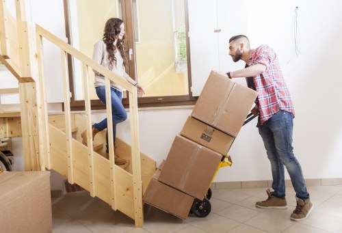 Local Hampstead van service for household transport